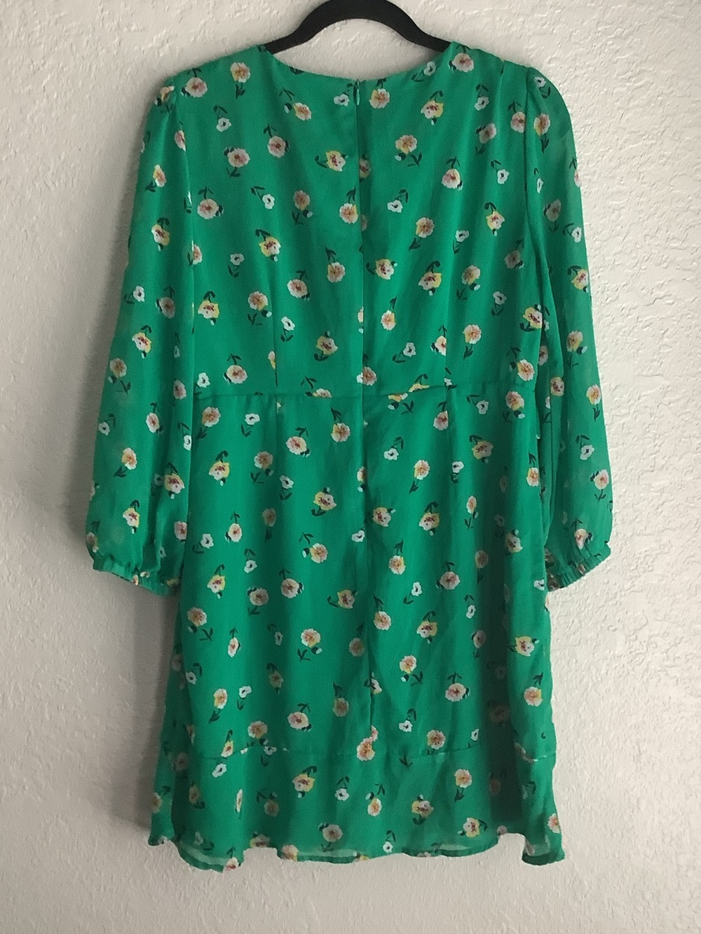 Lulu's Emerald Green Floral V-Neck Ruffle Shift Dress - Picture 4 of 9